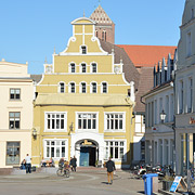 Die hochragende Kirche Sankt Nikolai weist das vierthöchste Kirchenschiff Deutschlands auf.