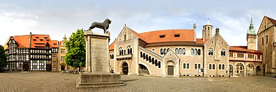 Braunschweiger Löwe und Burg Dankwarderode © anweber