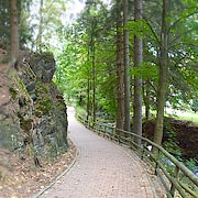 Braunlage, gepflegter Parkweg an der Warmen Bode