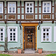 schmuckes Brauhaus, schmiedeeiserne Vortür