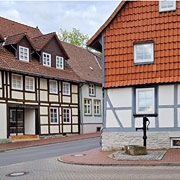 am Kirchplatz von Sastedt