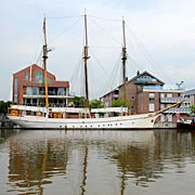 Segle Anny von Hamburg im Hafen Leer