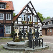 Nienburg, Fachwerk und Spargel