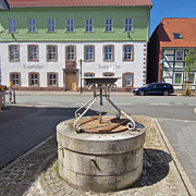 Brunnen, vor dem Ratskeller
