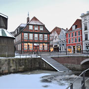 Hafen mit Kran in Stade