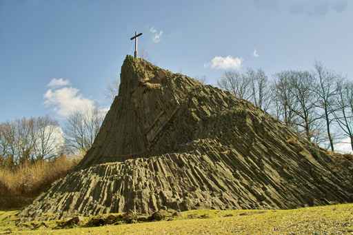 Altenkirchen Basaltberg Denkmal Druidenstein? © darknightsky