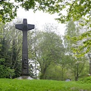 Mahnmal am Explosionskrater in Prüm
