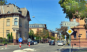 zum Rathaus von Landau