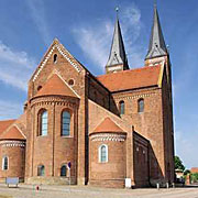 bedeutende Backsteinromanik: Kirche in Jerichow © LianeM