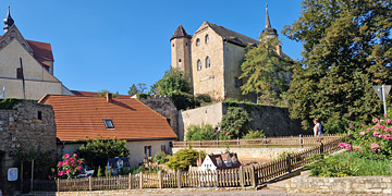 Schloss Seeburg mit privater Miniwelt