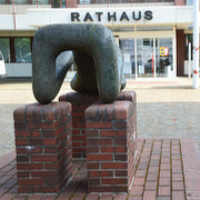 am Rathaus von Heide