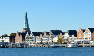 Begegnung der Fähren zwischen Travemünde und Priwall