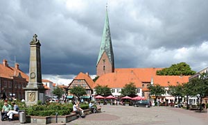 Eutin Marktplatz © lunaundmo #45691245