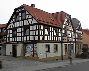 malerische Visitenkarte an Hermsdorfs Hauptstraße